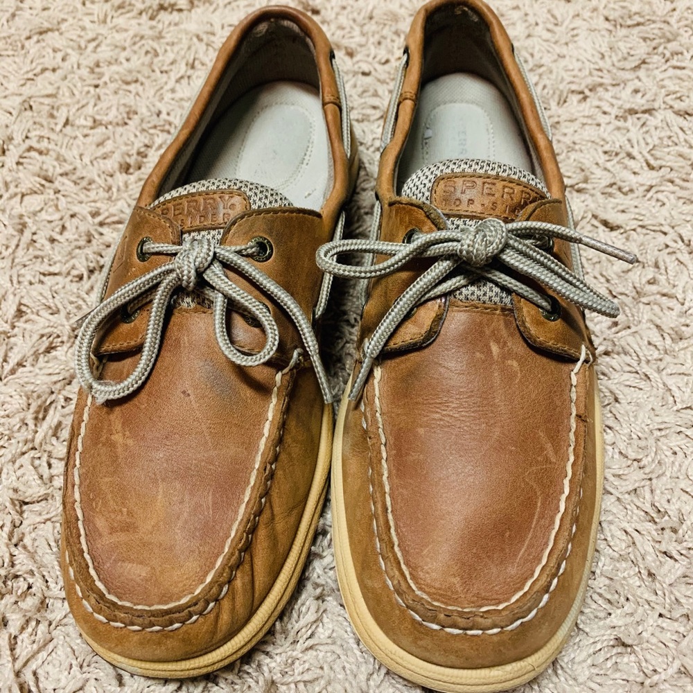 Leather sperrys size 9.5